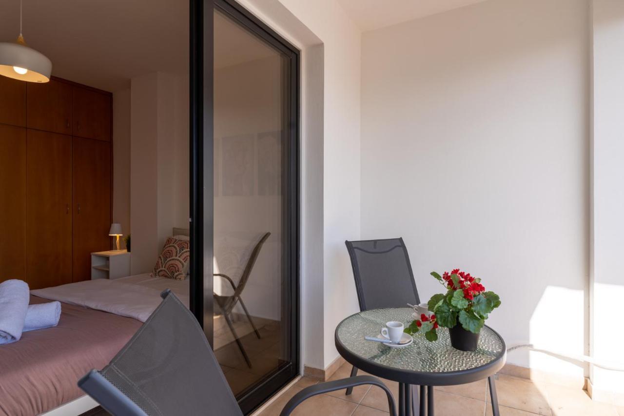 Polyn 1- Bedroom Apartment In Larnaca Eksteriør billede
