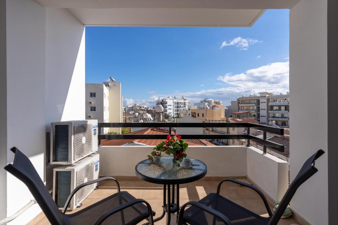Polyn 1- Bedroom Apartment In Larnaca Eksteriør billede