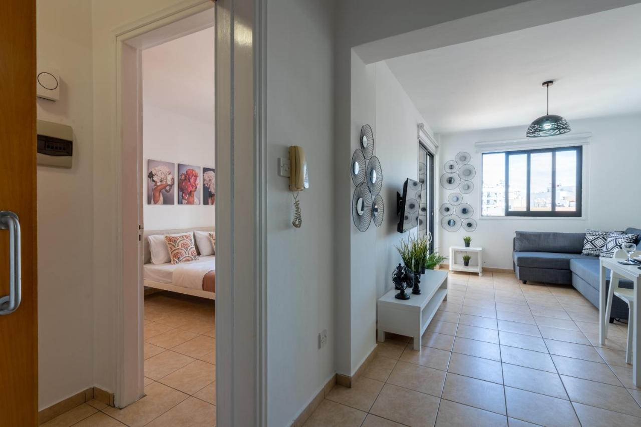 Polyn 1- Bedroom Apartment In Larnaca Eksteriør billede